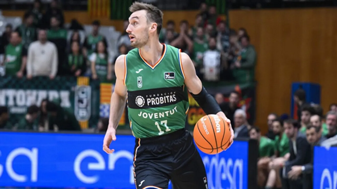 Sam Dekker Resmi Jadi Asisten Pelatih Tim Basket South Carolina