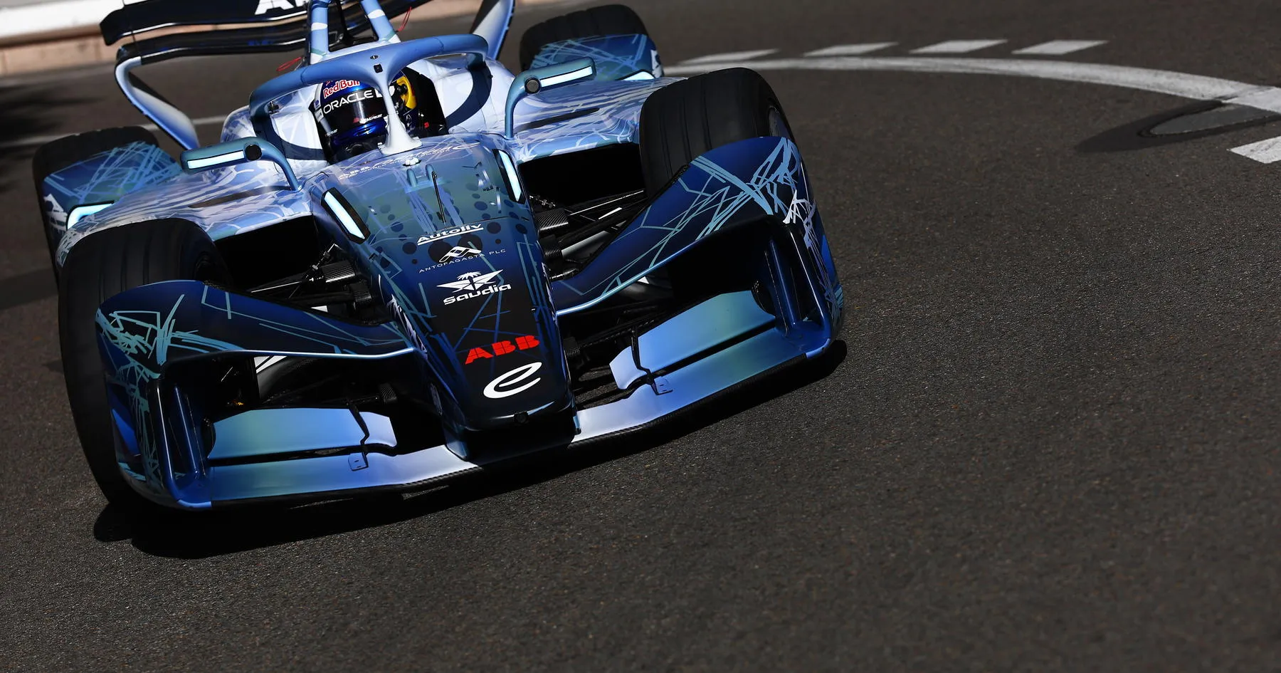David Coulthard Terkesima oleh Mobil Baru Formula E Gen4 - sumber: (racingnews365)