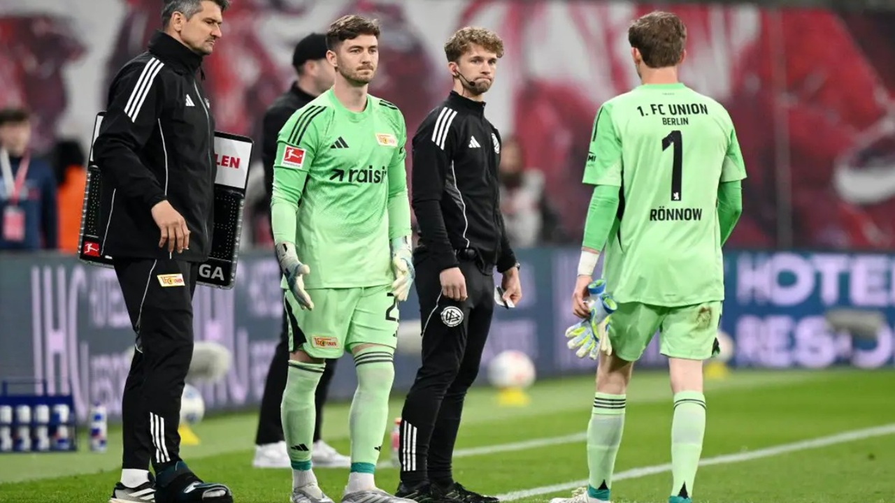 FC Union Berlin Resmi Perpanjang Kontrak Penjaga Gawang Carl Klaus