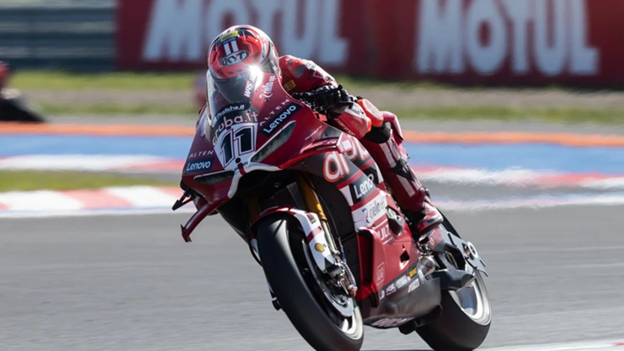 Hasil Race 2 WSBK Ceko: Bulega Lengkapi Dominasi dengan Cetak Hattrick