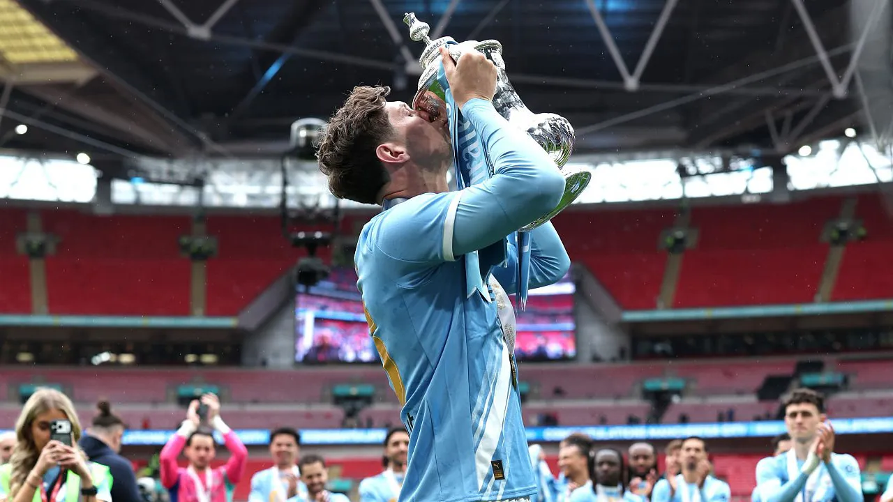 John Stones Emosional Usai Manchester City Juara Piala FA