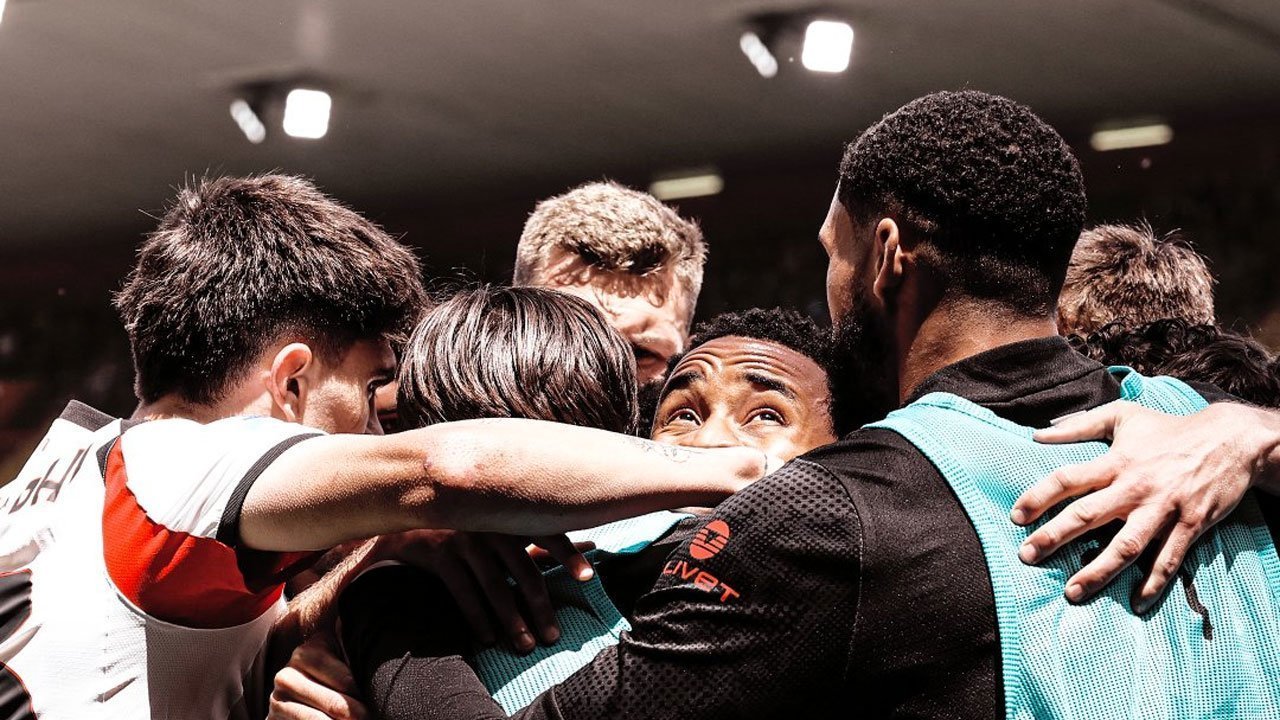 Kemenangan 2-1 Dramatis di Genoa, AC Milan Mendekat ke Liga Champions