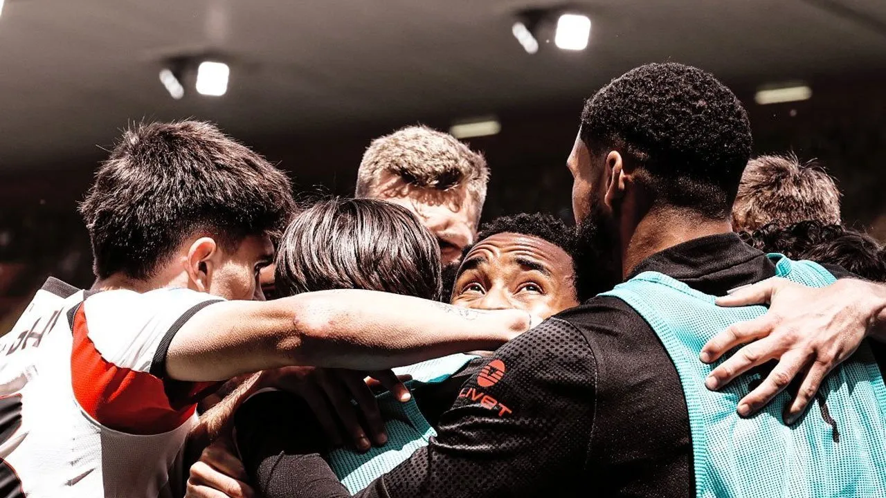 Kemenangan 2-1 Dramatis di Genoa, AC Milan Mendekat ke Liga Champions