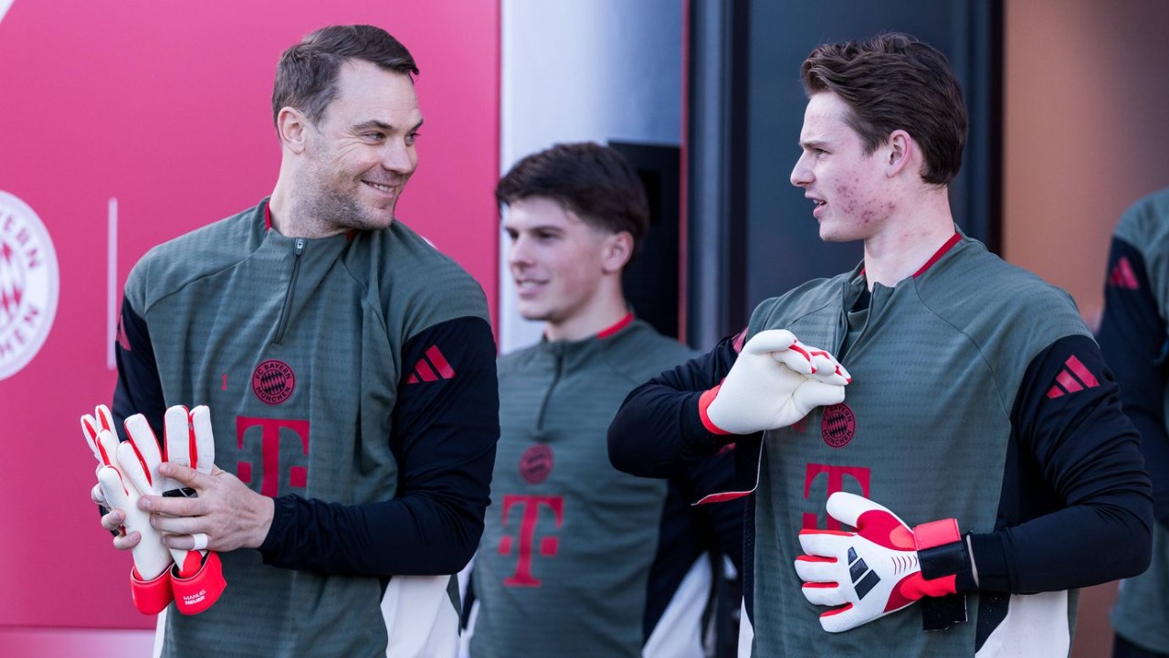 Manuel Neuer Dukung Jonas Urbig Jadi Kiper Utama Bayern Munich
