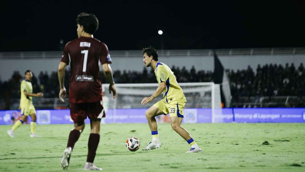 Menang Dramatis Kontra PSM, Persib Menjauh dari Borneo FC