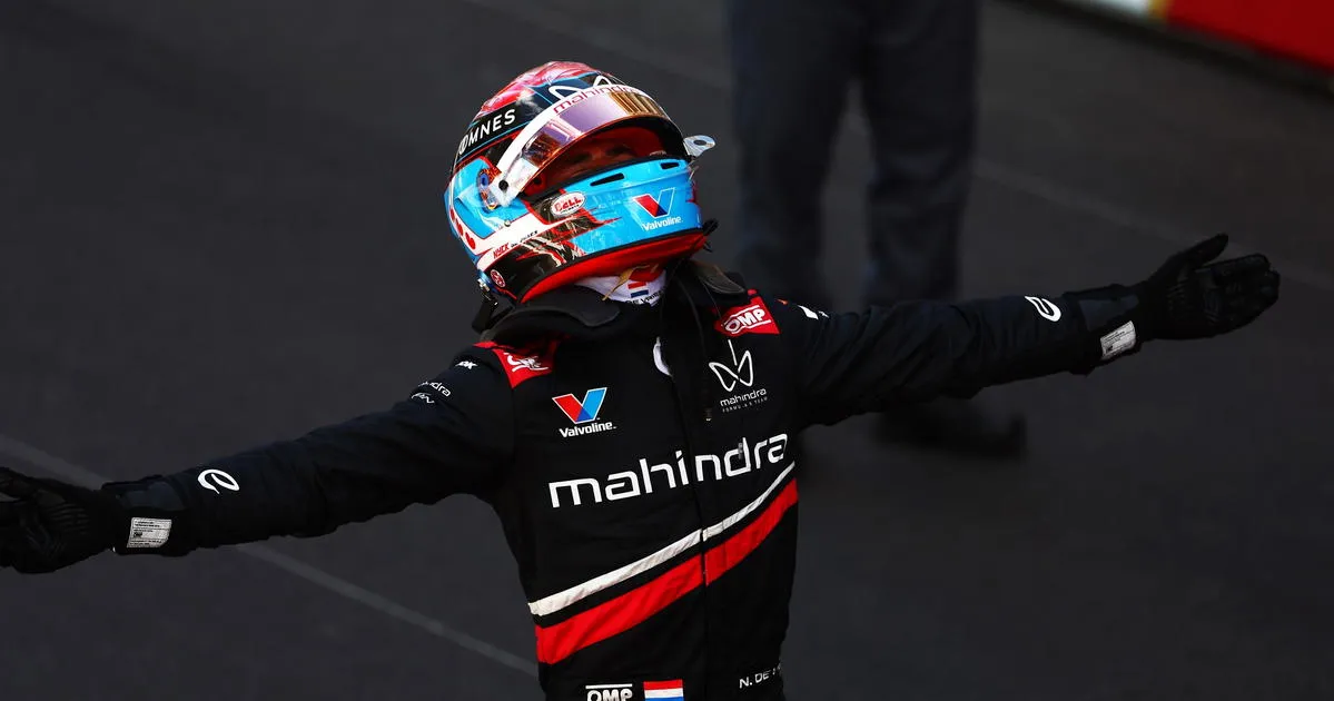Nyck de Vries Lega Akhiri Masa Sulit di Formula E - sumber: (racingnews365)