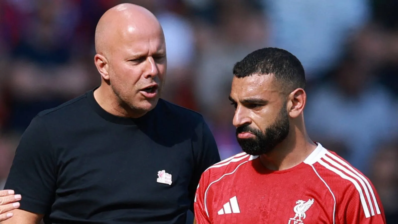 Reaksi Pemain Liverpool Terhadap Unggahan Mo Salah Tentang Arne Slot - sumber: (givemesport)