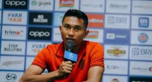 Ricky Fajrin: Filosofi Kesederhanaan di Panggung Sepak Bola Profesional