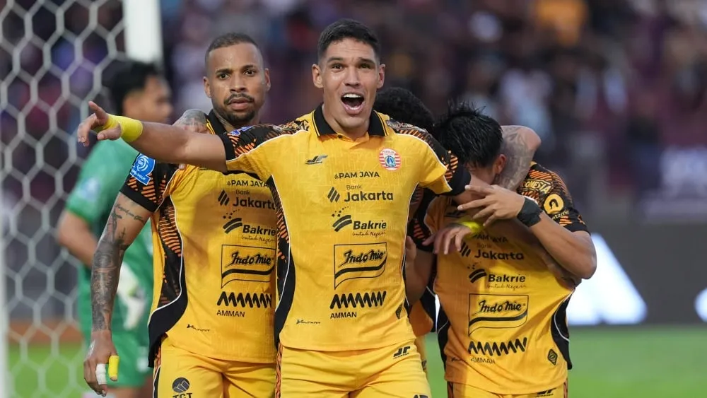 Witan Sumbangkan Kemenangan untuk Jakmania - sumber: (ileagueid)