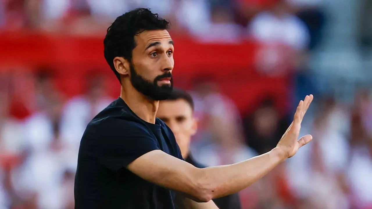 Alvaro Arbeloa Puas Bisa Bawa Pulang Kemenangan Lawan Sevilla