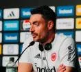 Eintracht Frankfurt Resmi Pecat Albert Riera sebagai Pelatih