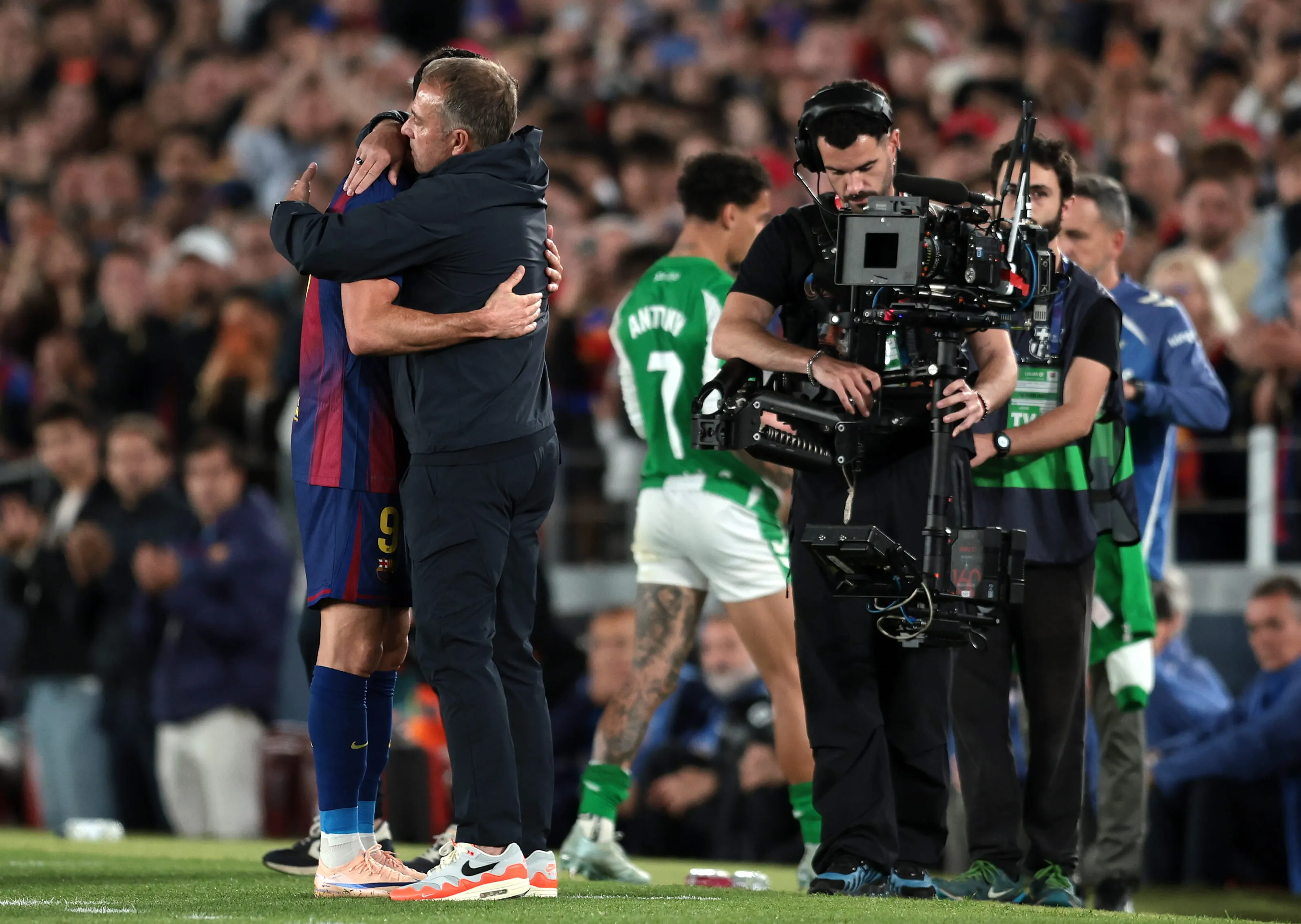 Flick Kenang Laga Terakhir Lewandowski di Barcelona - sumber: (footballespana)