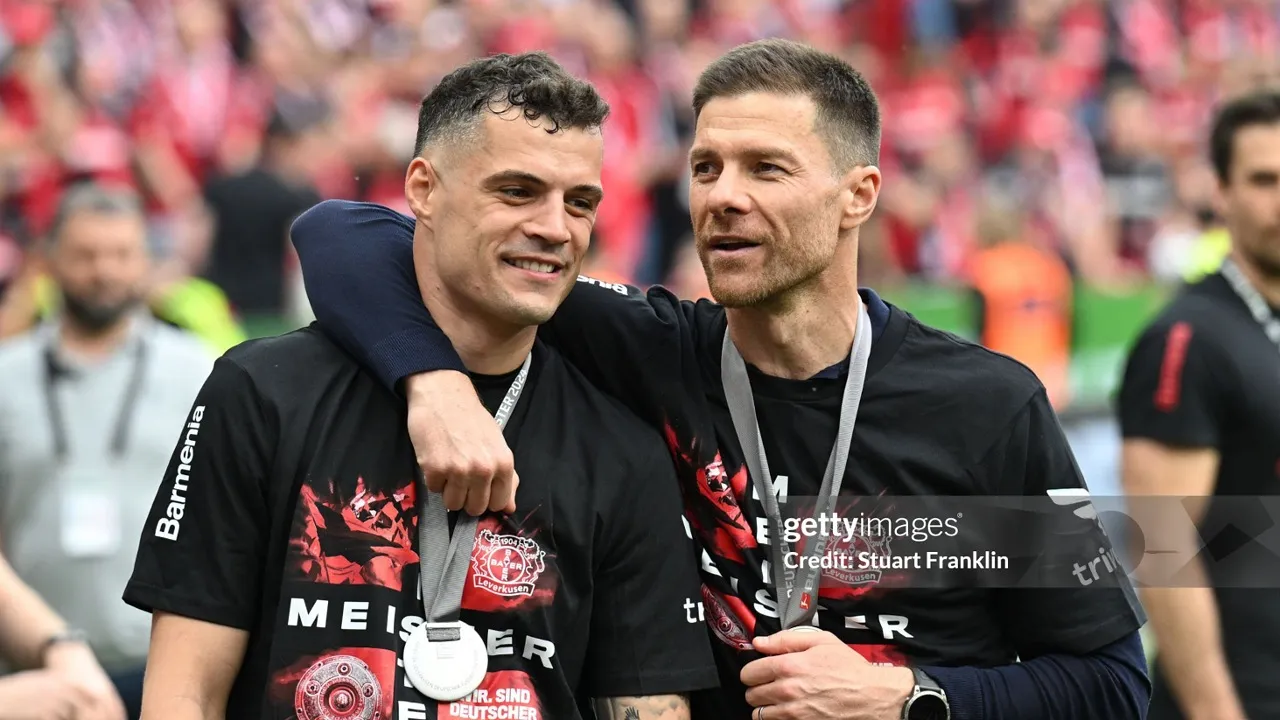 Granit Xhaka Ungkap Keunggulan Xabi Alonso dari Mikel Arteta