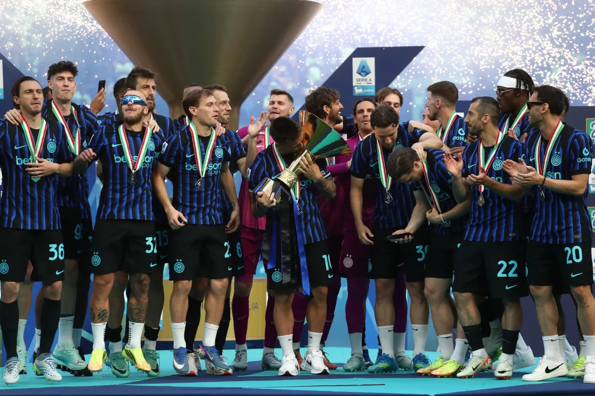 Inter Milan Raih Gelar Ganda Musim 2025/26: Respons Thuram dan Calhanoglu - sumber: (footballitalia)