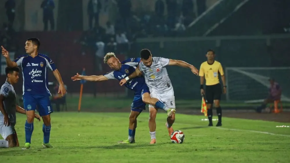 Kekalahan Terbaru Ancam Peringkat Madura United di Liga 1 - sumber: (ileagueid)