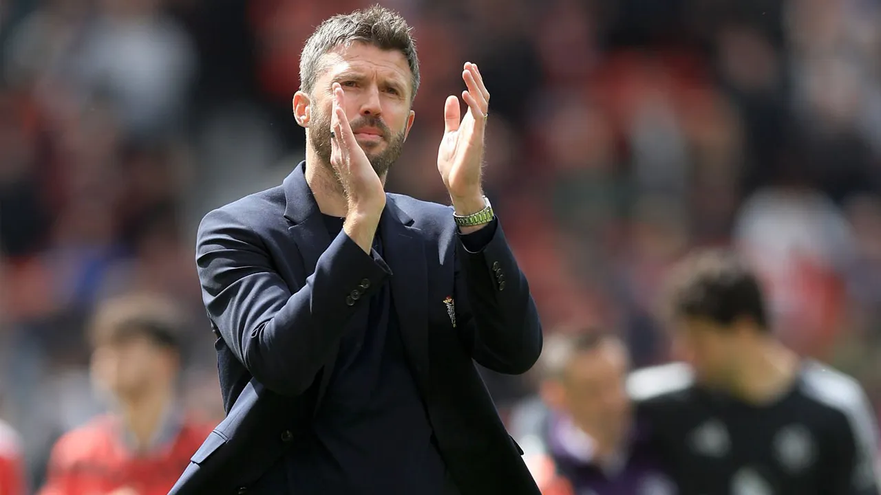 Michael Carrick Puas MU Tundukkan Forest di Old Trafford