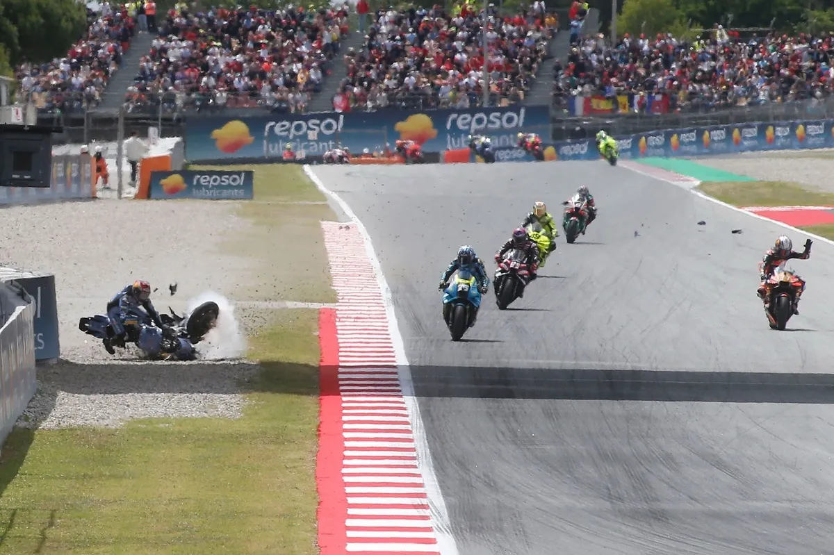 Operasi Alex Marquez Berhasil Setelah Kecelakaan Barcelona - sumber: (motorsport)