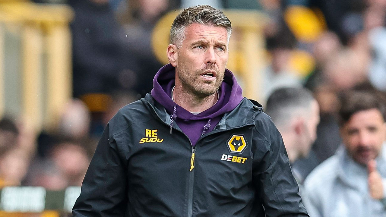 Rob Edwards Puas dengan Penampilan Wolves Meski Ditahan Fulham