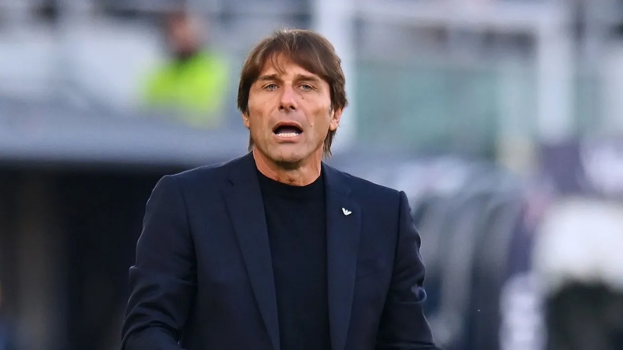 Antonio Conte Sudah Siap Tinggalkan Napoli, Juventus Menanti