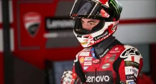Bagnaia Khawatir Cedera Pergelangan Usai Kecelakaan Zarco