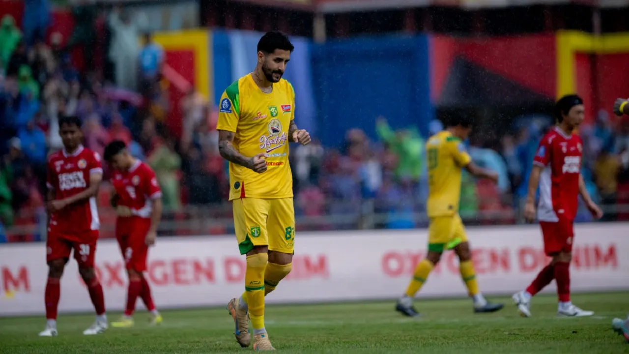 Penyerang Persebaya Surabaya, Bruno Paraiba cetak hattrick ke gawang Semen Padang FC