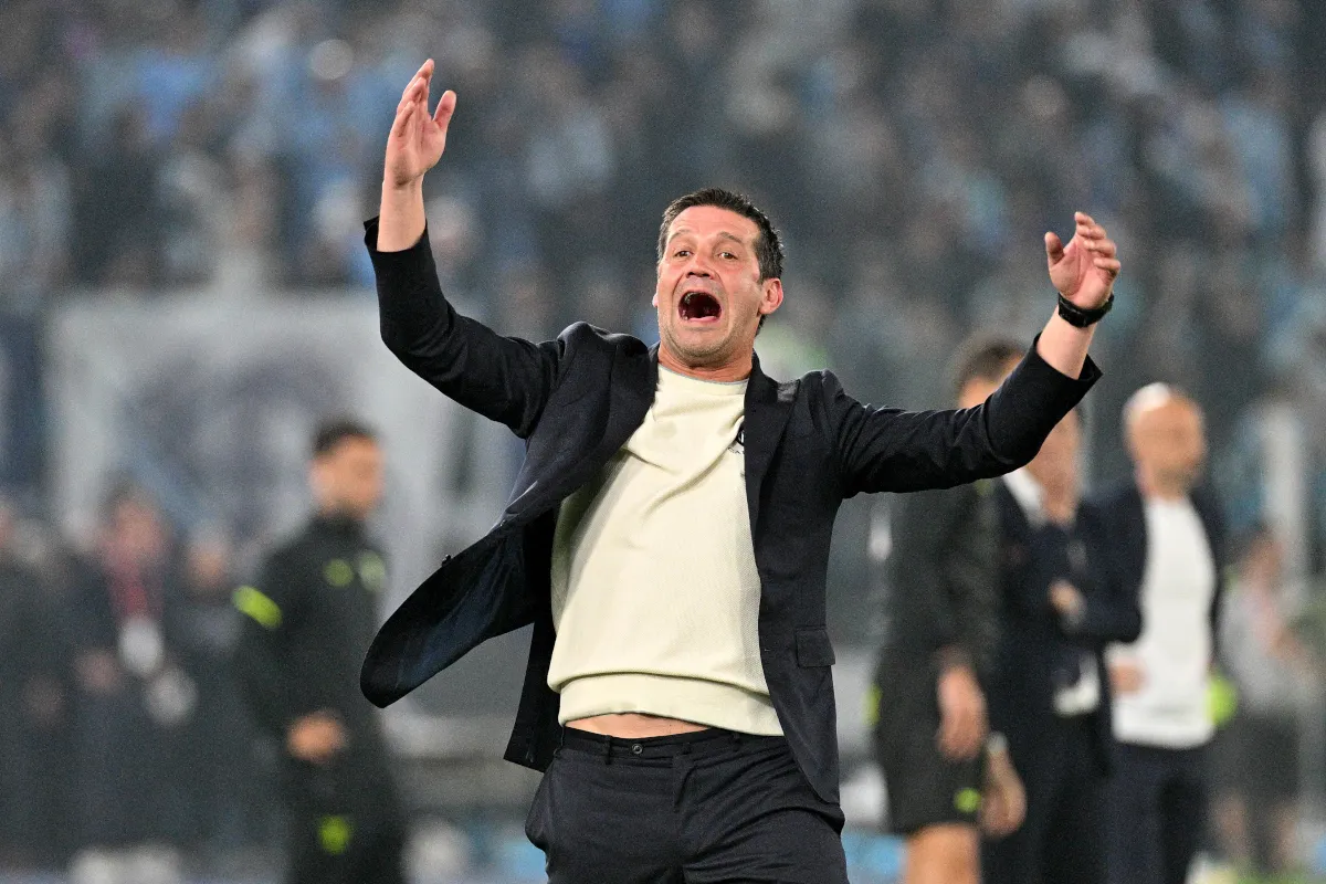 Chivu dan Inter Bahas Perpanjangan Kontrak di Tengah Rencana Masa Depan - sumber: (footballitalia)