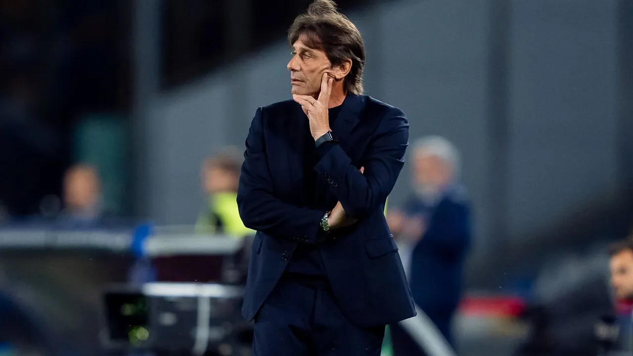 Juventus Pertimbangkan Pulangkan Antonio Conte dari Napoli