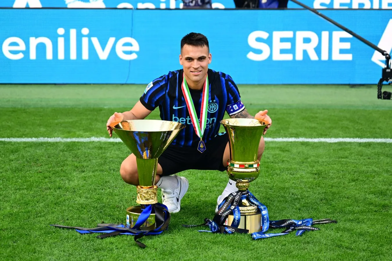Lautaro Martinez Tegaskan Bertahan di Inter, Tolak Barcelona - sumber: (footballespana)