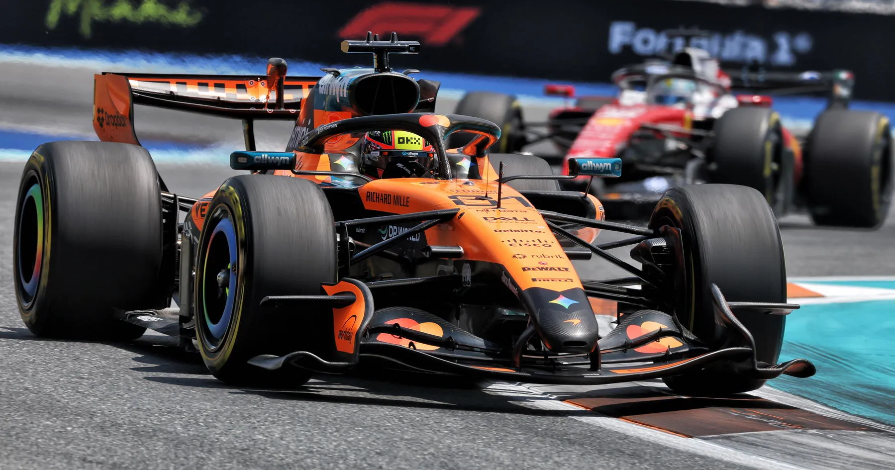 McLaren Ragu Gunakan Sayap ala Ferrari ‘Macarena’ - sumber: (racingnews365)