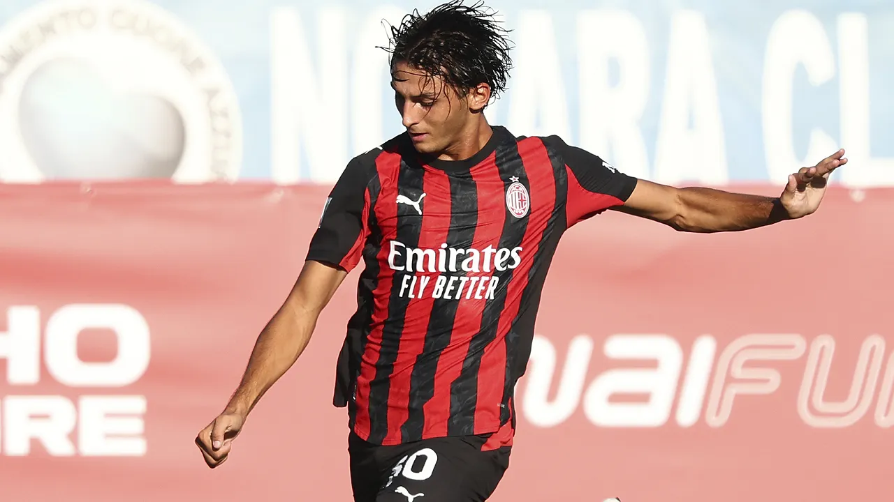 Resmi: Alessandro Bonomi Resmi Perpanjang Kontrak dengan AC Milan