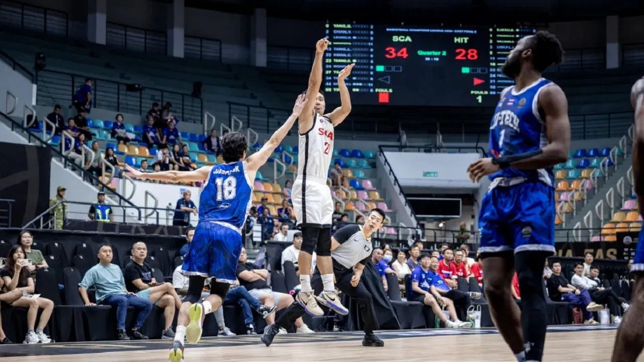South China Athletic petik kemenangan tipis dari Hitech Basketball Club.