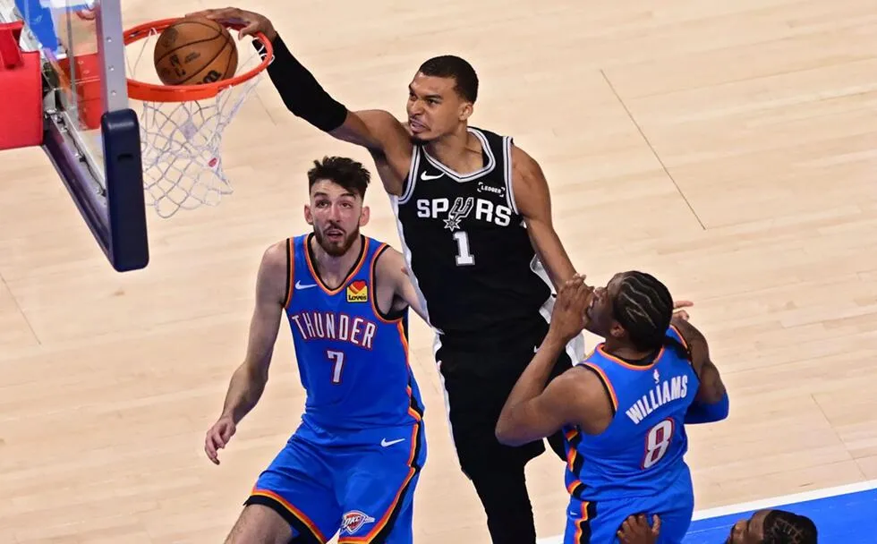 Spurs Menang Dramatis Atas Thunder di Dua Kali Overtime - sumber: (mainbasket)