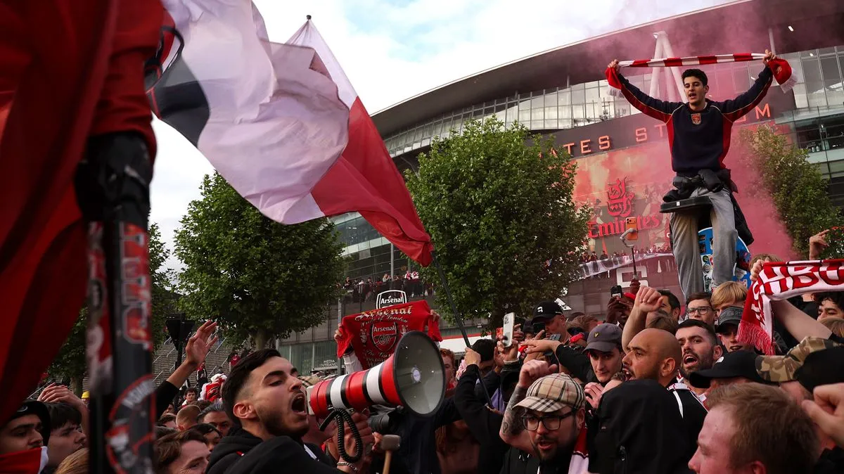 Arsenal Juara Liga Inggris, Parade Trofi Menunggu - sumber: (footballlondon)