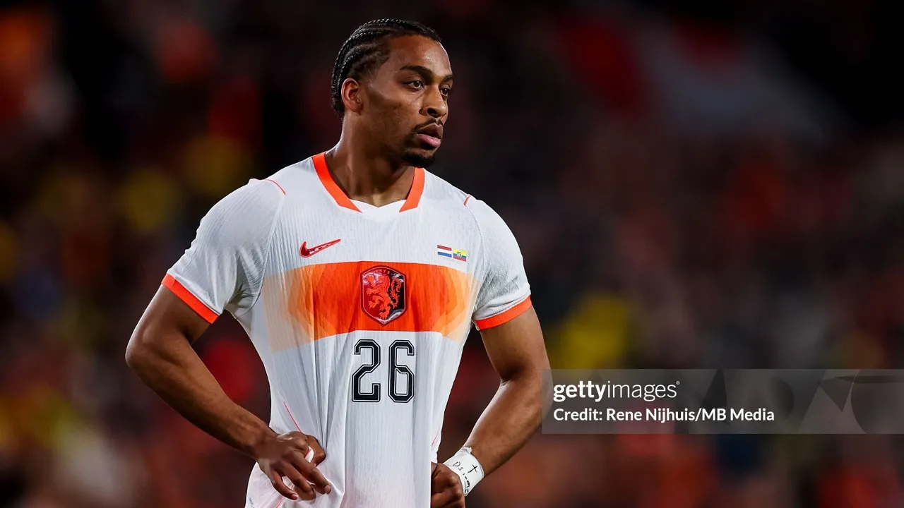 Quinten Timber masuk radar Aston Villa dan Crystal Palace
