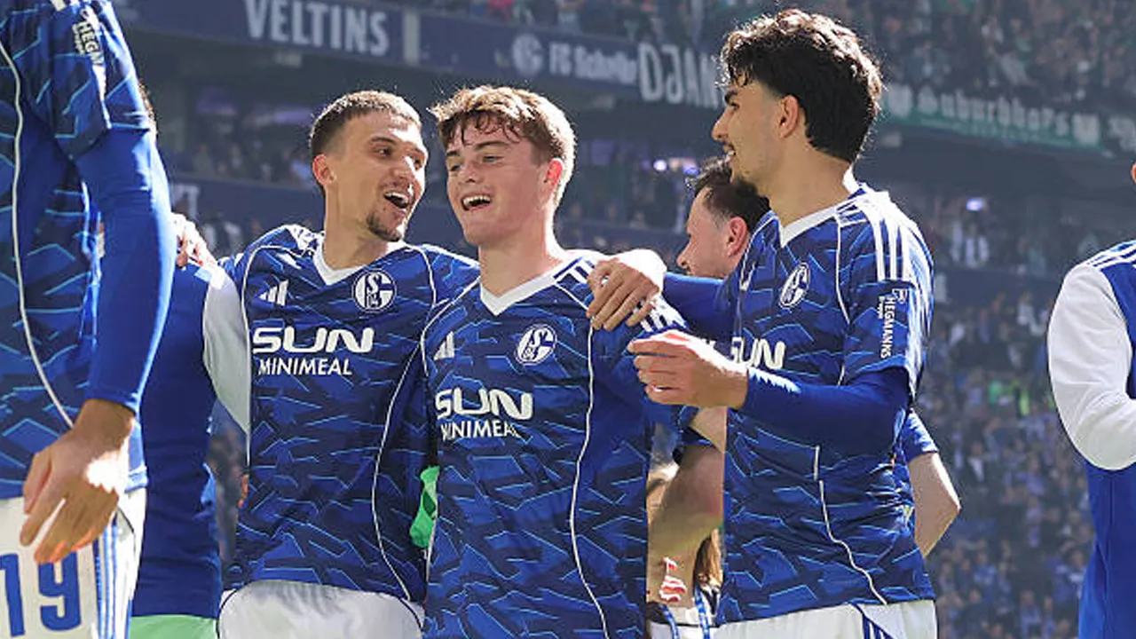 Debut Dylan Leonard Bersama Schalke Berbuah Panggilan dari Timnas Australia