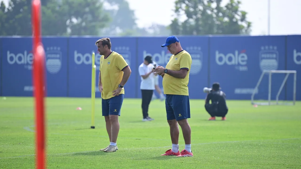 Asisten pelatih Persib, Igor Tolic bersama Bojan Hodak