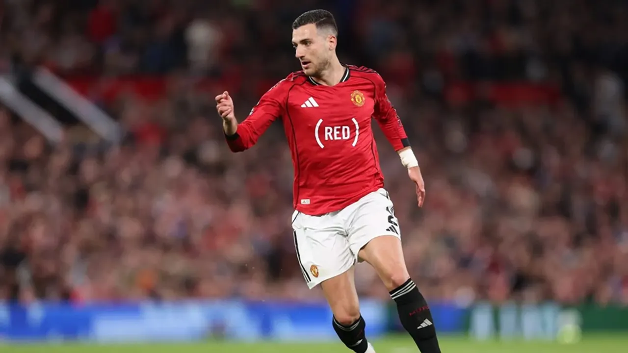 Jose Mourinho Jadikan Diogo Dalot Gantikan Dani Carvajal