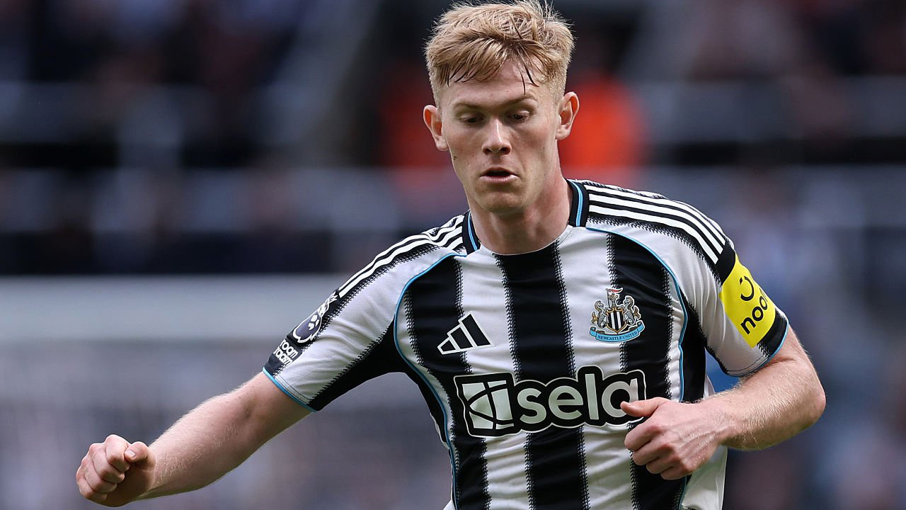 Manchester United Dapat Kabar Positif dalam Perburuan Lewis Hall