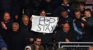 Masa Depan Pep Guardiola Memanas, Fans Manchester City Serukan 'Pep Stay'