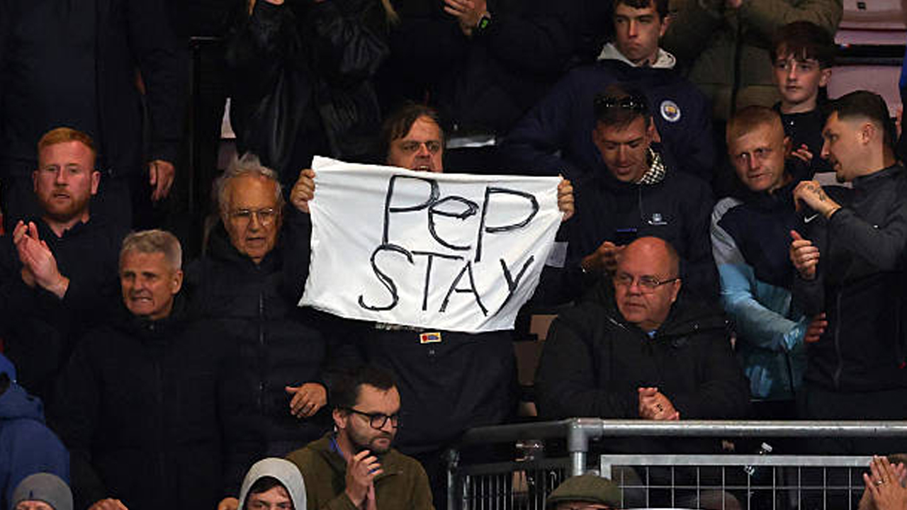 Masa Depan Pep Guardiola Memanas, Fans Manchester City Serukan 'Pep Stay'