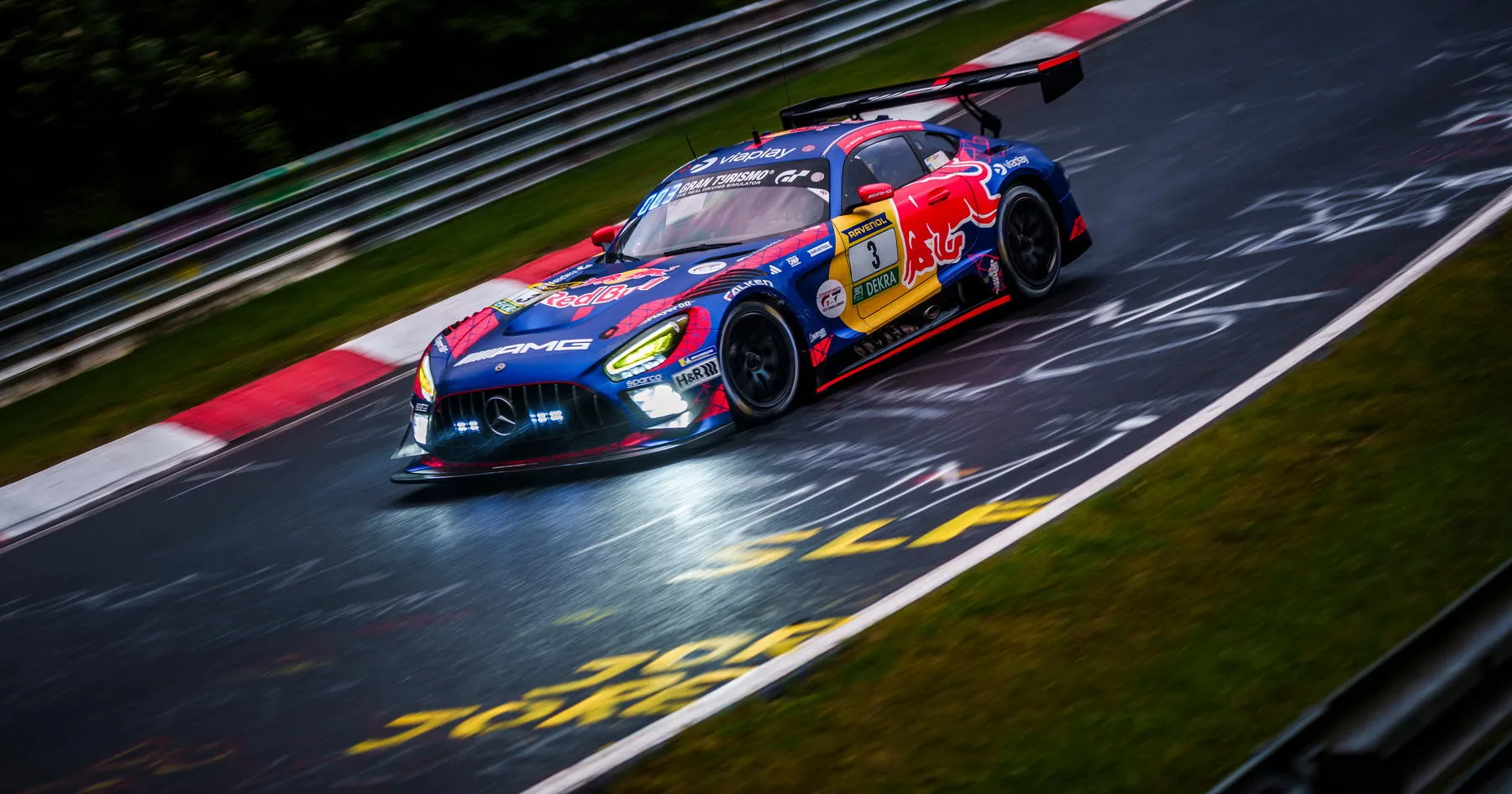 Max Verstappen Dipuji Atas Keberaniannya di Nürburgring - sumber: (racingnews365)