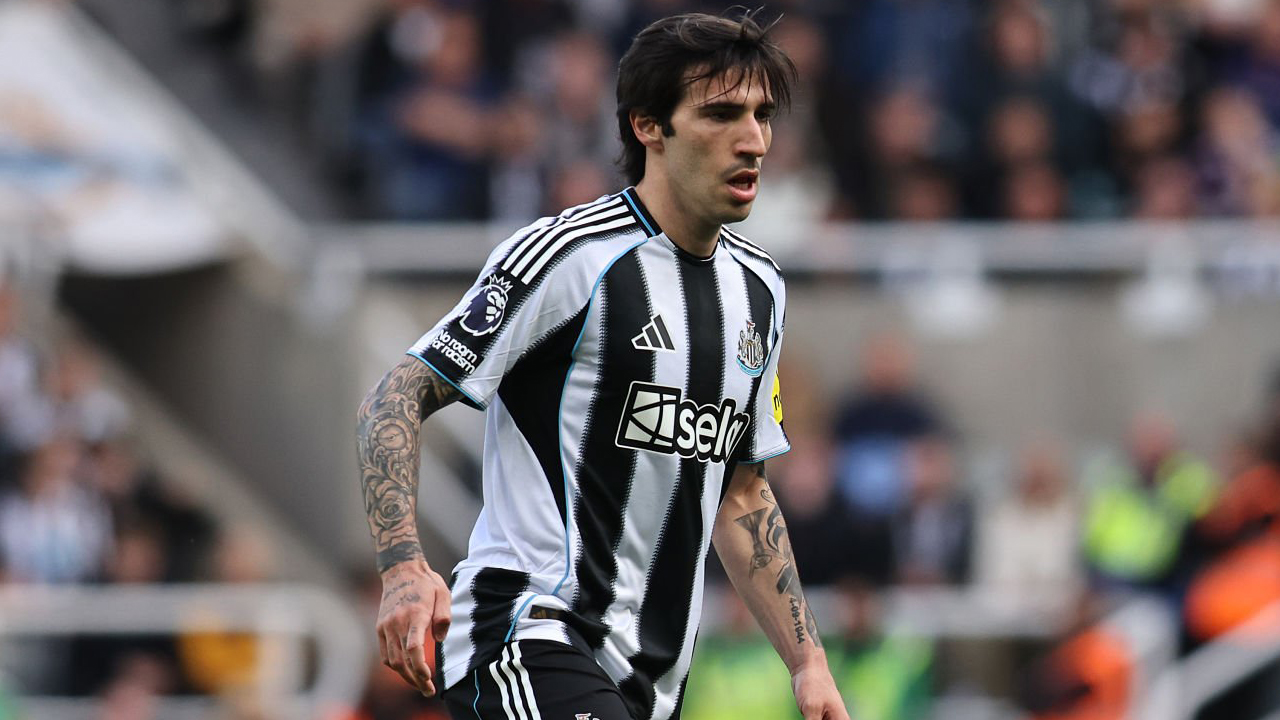 Sandro Tonali Berpeluang Tinggalkan Newcastle, Tapi Bukan ke Juventus