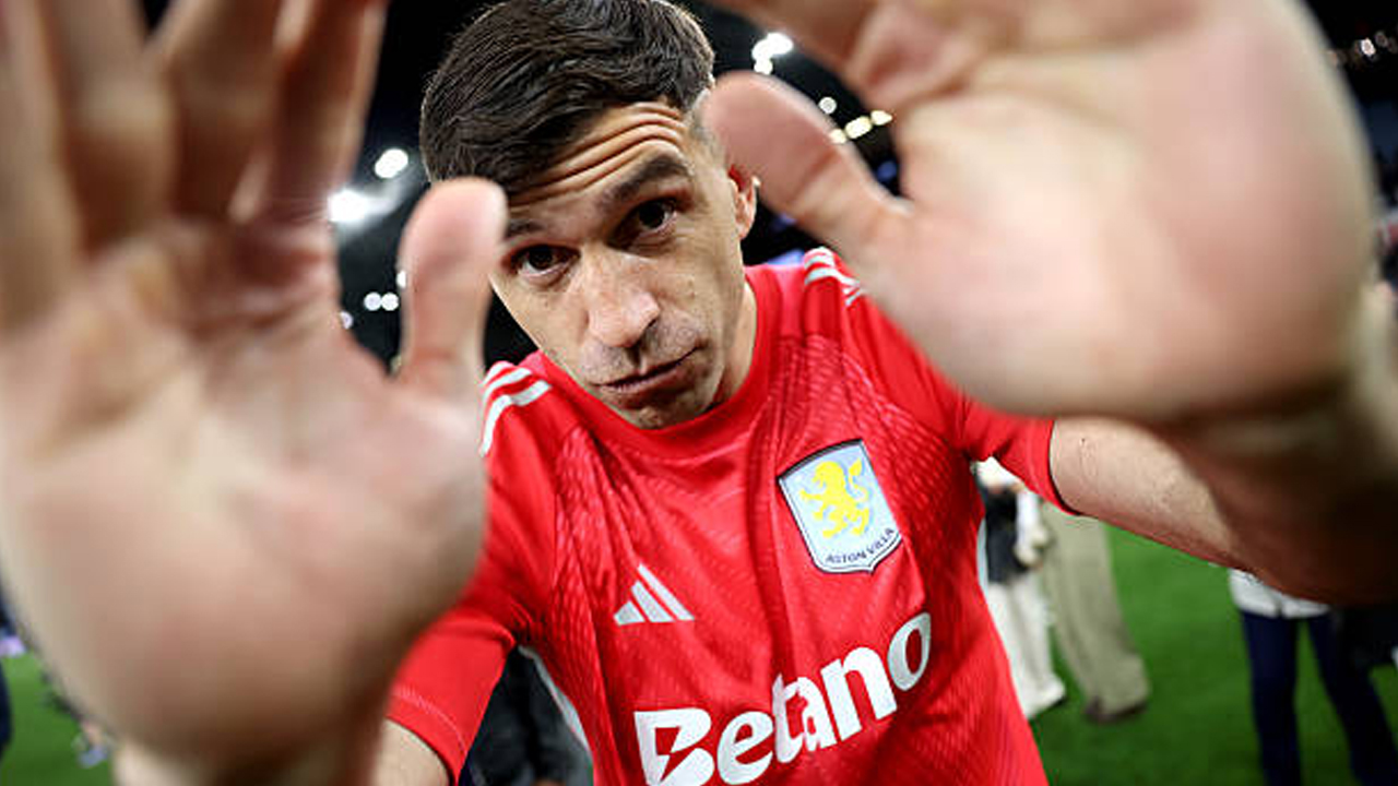 Sempat Ingin Pindah, Emi Martinez Tegaskan Cintanya untuk Aston Villa