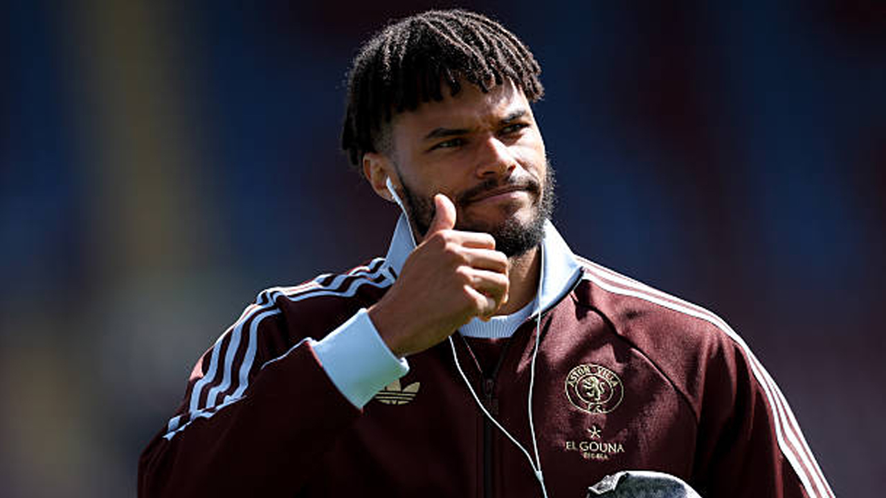 Tyrone Mings Nilai Unai Emery Berhasil Seimbangkan Dua Kompetisi Penting