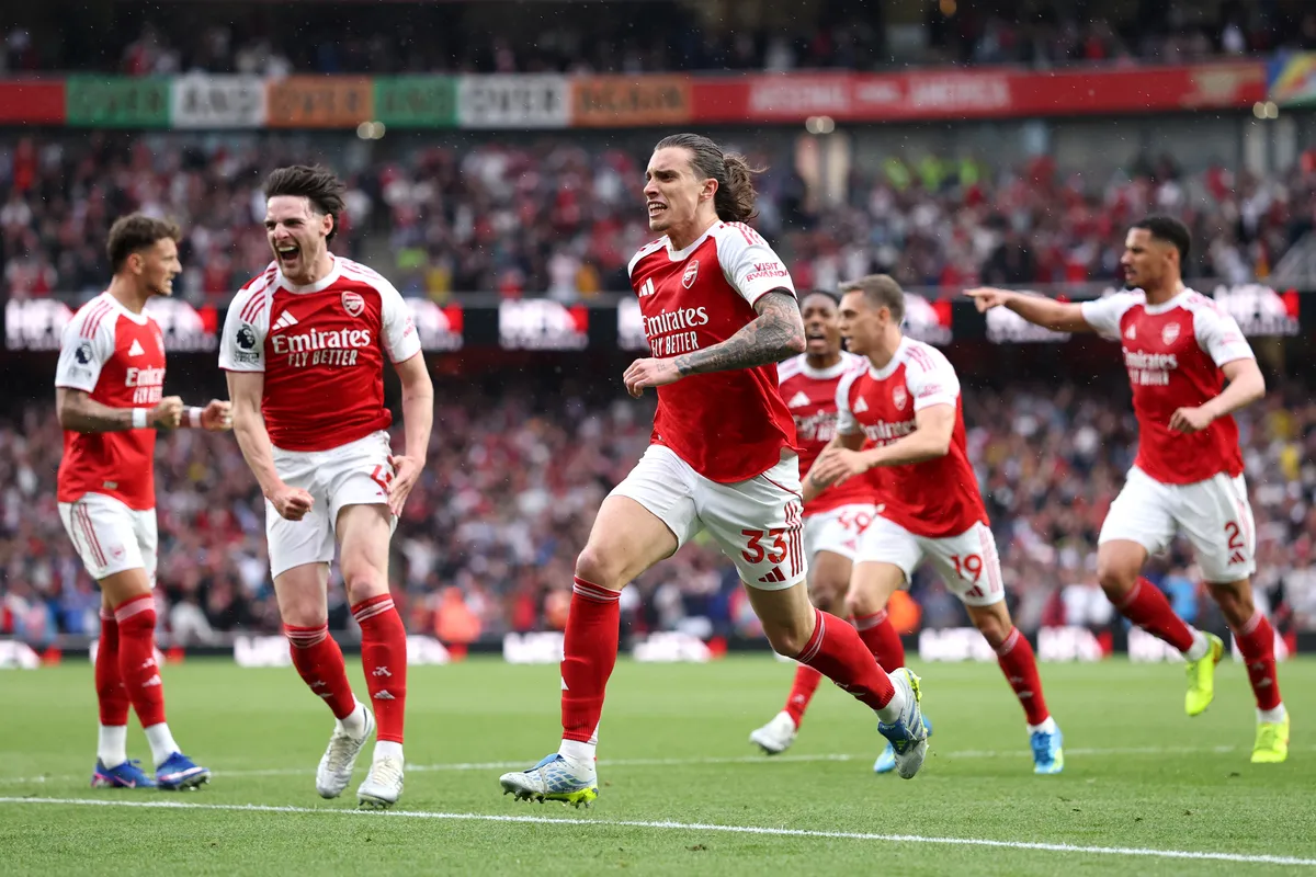 Calafiori Bersinar, Arsenal Raih Trofi Liga Primer 2025/26 - sumber: (footballitalia)
