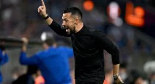 Farioli Tegaskan Kebahagiaan di FC Porto, Tunda Ambisi ke Serie A