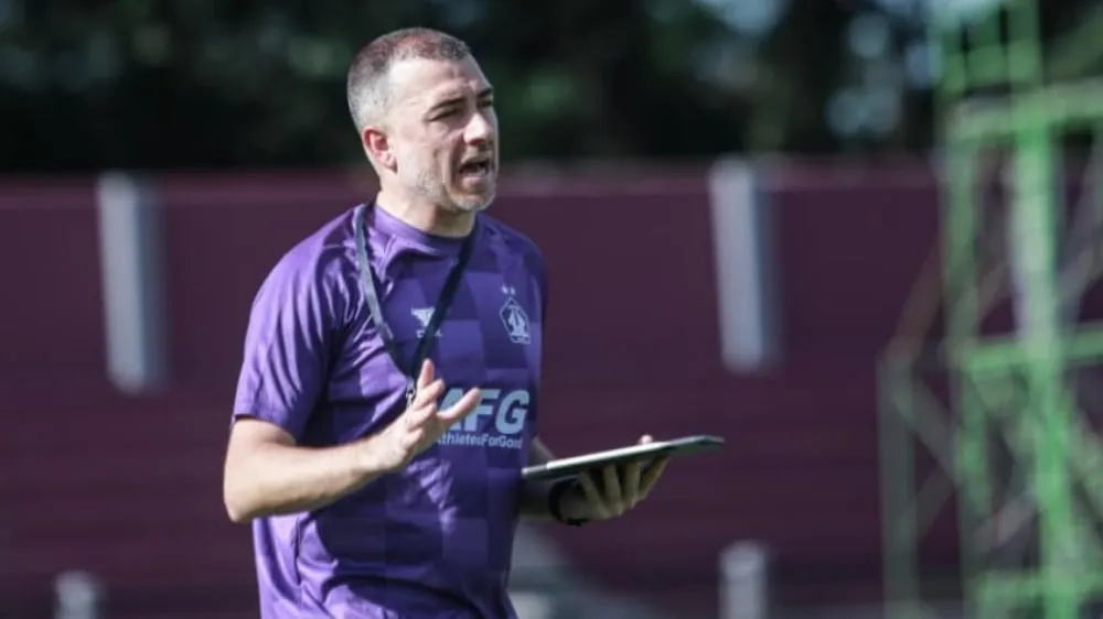 Fokus Jelang Laga Pamungkas: Marcos Reina dan Persik Siap Hadapi Persebaya - sumber: (ileagueid)