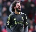 Liverpool Beri Sinyal Kuat Tak Akan Lepas Alisson Becker ke Juventus