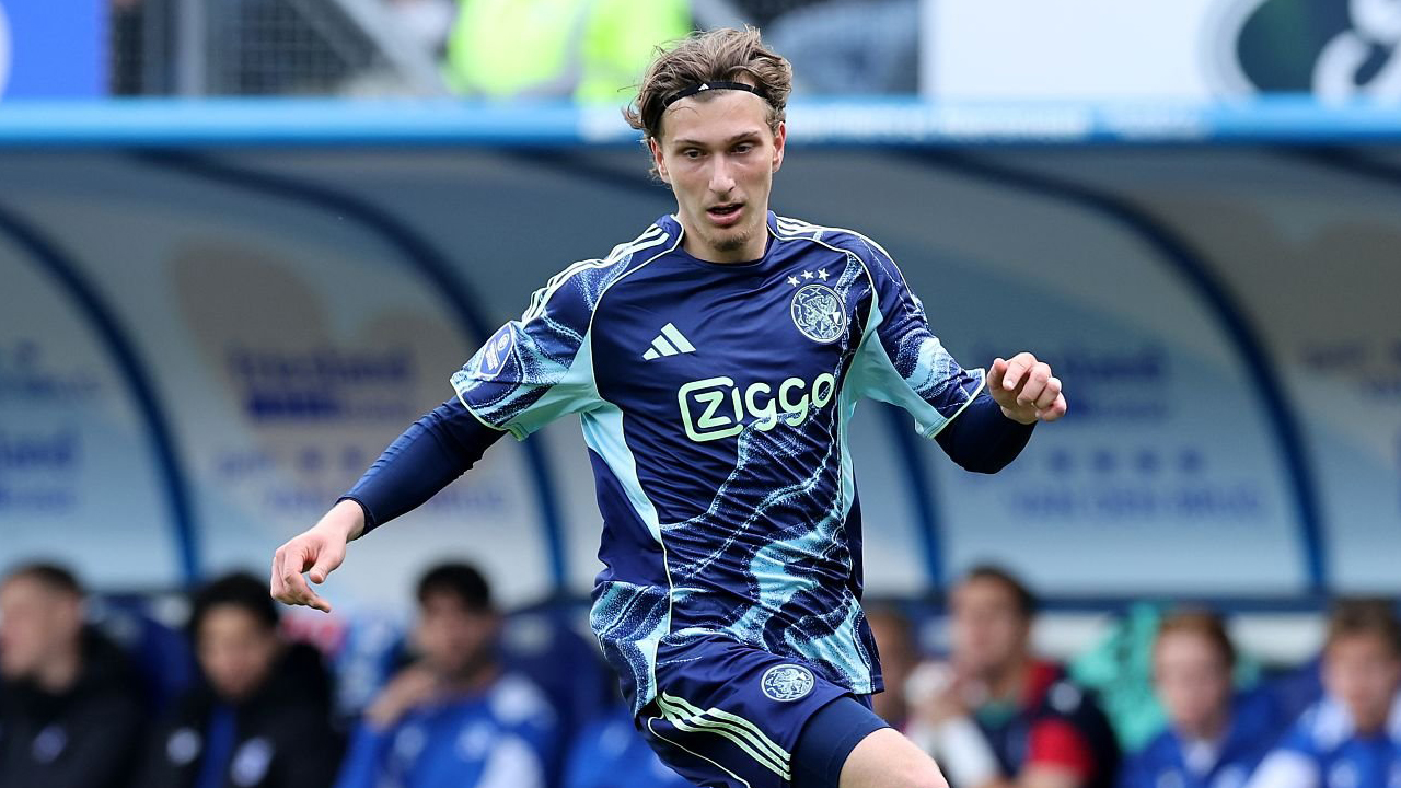 MU Cari Winger Baru, Mika Godts Jadi Kandidat Terdepan