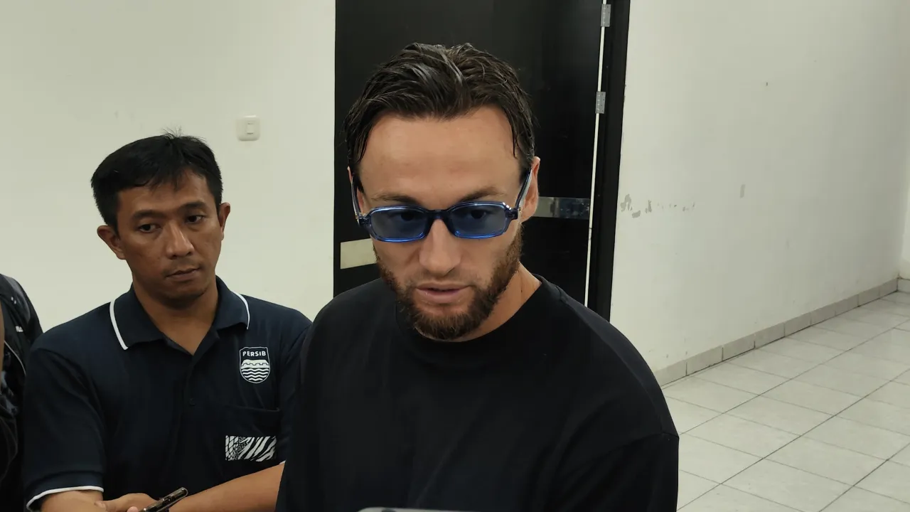 Kapten Persib, Marc Klok